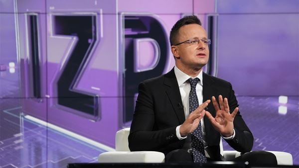 Глава МИД Венгрии опроверг отказ Европы от антироссийских санкций