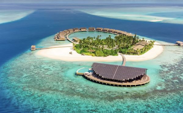 Как курорт Mercure Maldives Kooddoo Resort стал образцом экоархитектуры