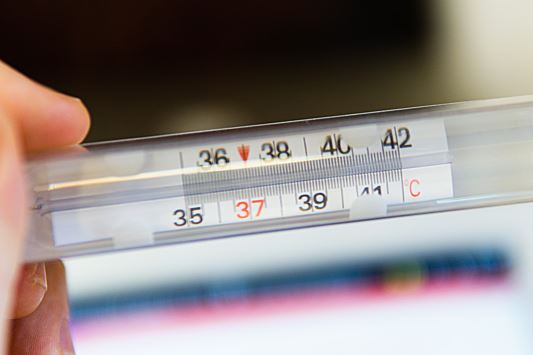 Как ставить ртутный градусник, чтобы верно измерить температуру
