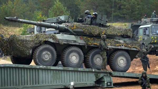 МИД предупредил о приближении к столкновению РФ и НАТО из-за поставок оружия Киеву<br />

