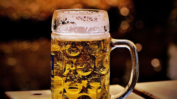 Употребление пива в умеренных количествах снижает риск развития деменции