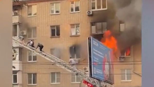 В Ростовской области 28 человек эвакуировали из горящего дома